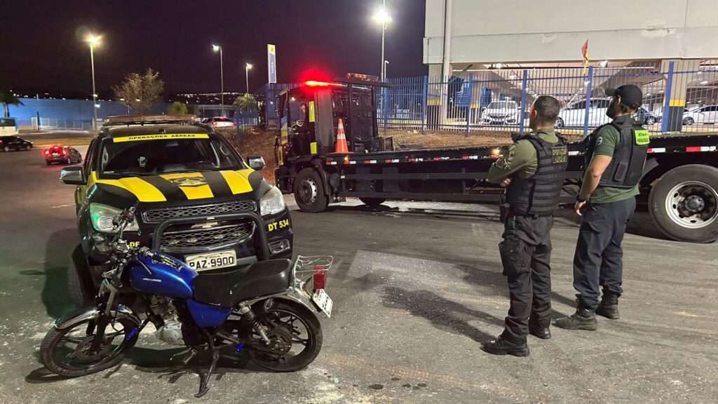 Motocicleta com 243 infrações e R$ 77 mil em dívidas é recolhida pelo Detran-DF