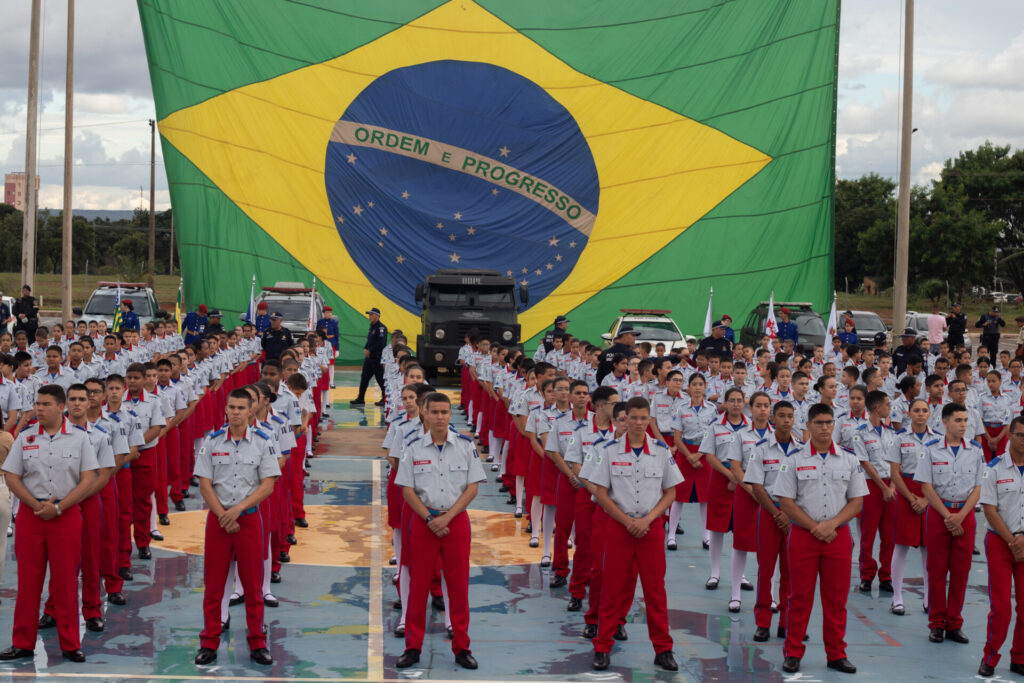 Colégio Militar Tiradentes se destaca entre os melhores do Brasil no Enem