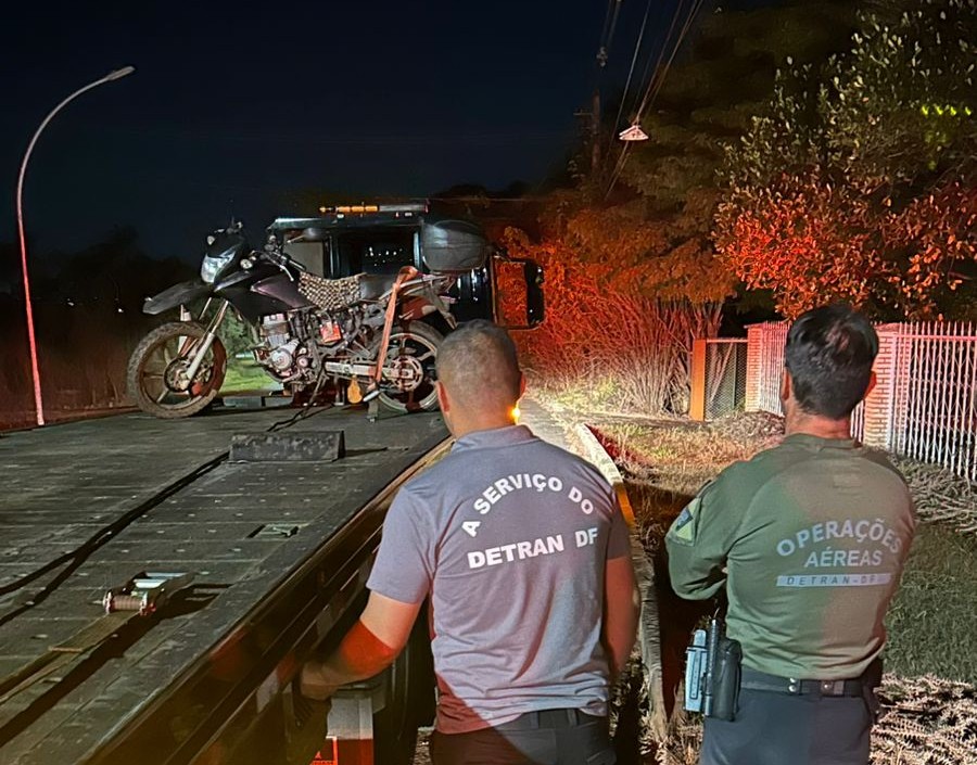 Motociclista com CNH suspensa e 974 multas é flagrado pelo Detran-DF