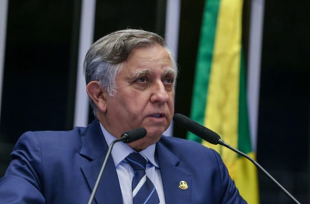 Izalci critica Moraes por suspensão de decreto sobre IOF: “extrapolou suas funções”
