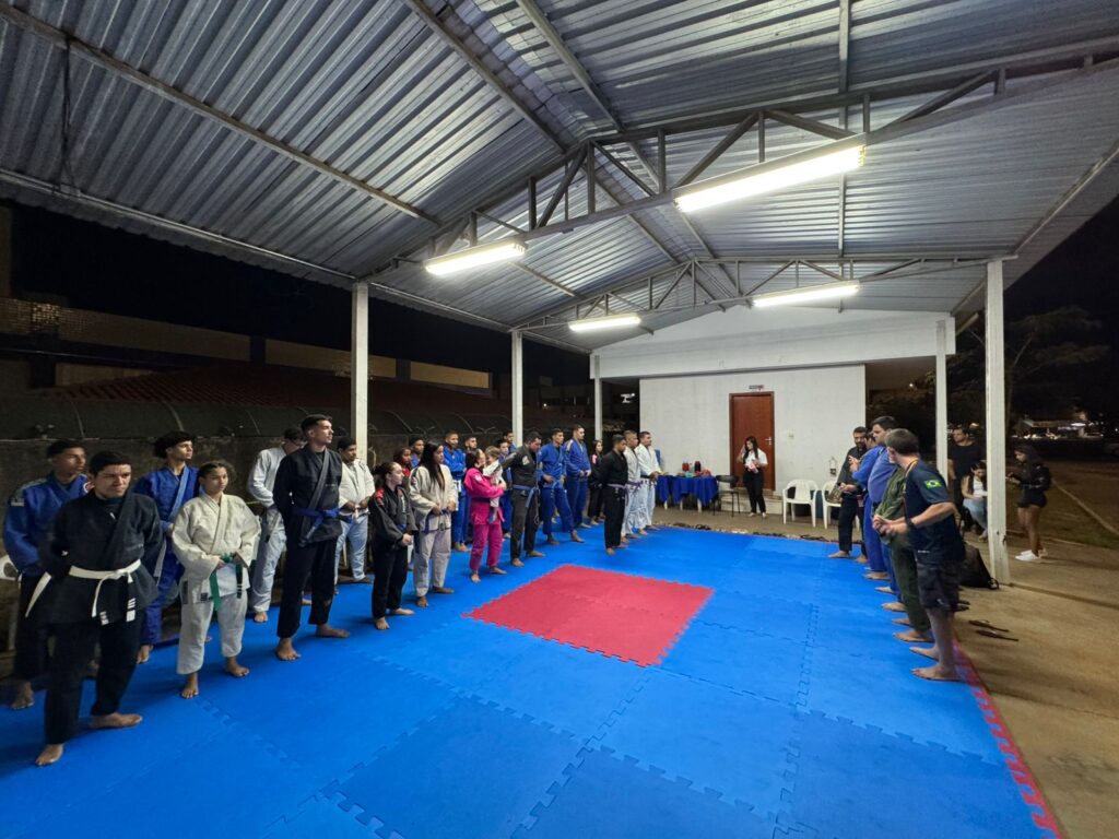 Projeto social oferece aulas de jiu-jítsu e boxe no Recanto das Emas