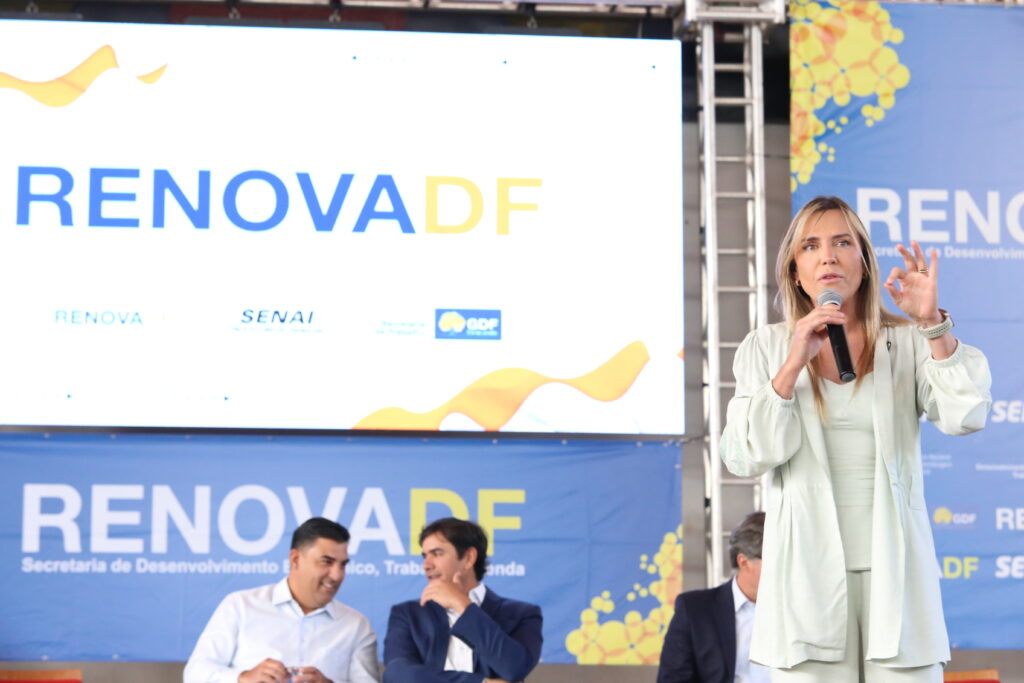 RenovaDF certifica mais de 2 mil alunos no segundo ciclo deste ano