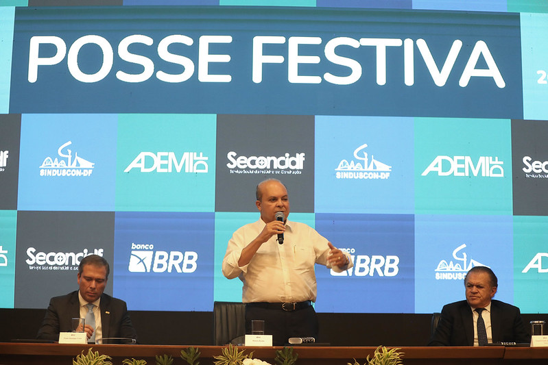 Em posse de líderes empresariais, governador anuncia ações do GDF