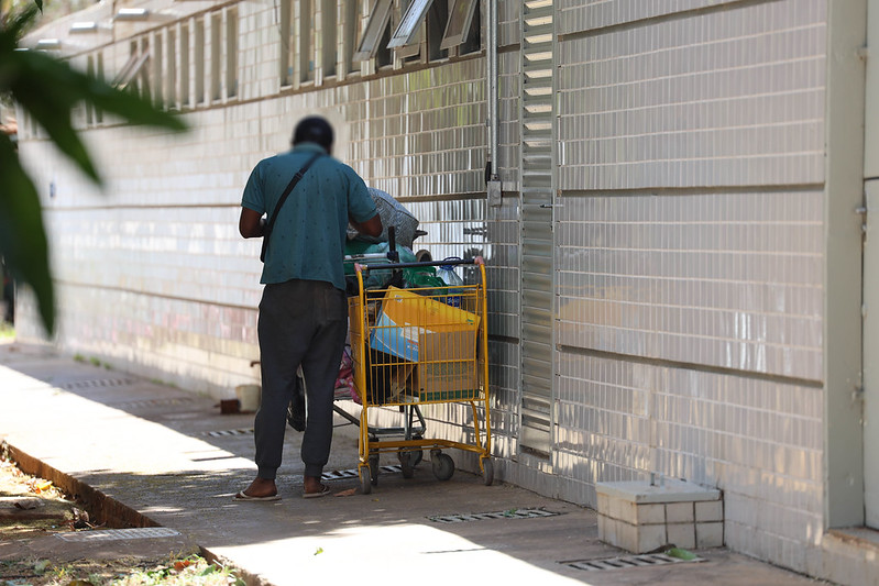 Ação de acolhimento atende mais de 50 pessoas em situação de rua no DF