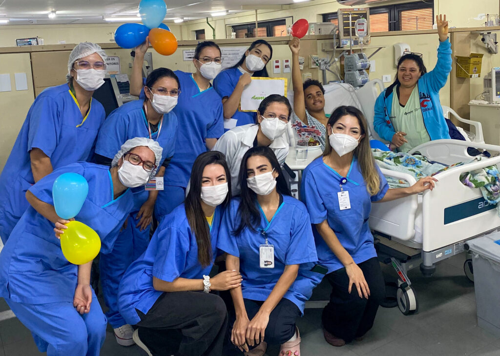 Projeto Comemorar leva bolo personalizado e afeto a pacientes internados no DF
