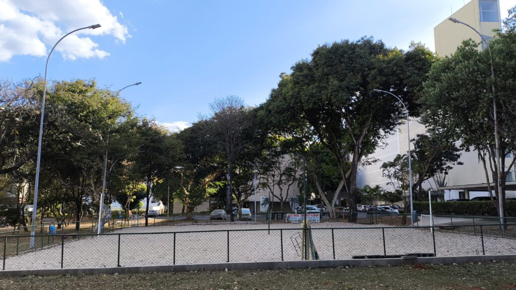 Quadra da 208 Sul recebe nova iluminação em LED