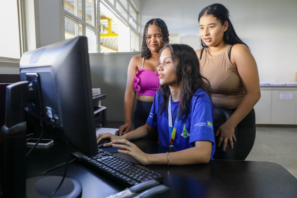 Mês da Juventude é celebrado com projetos e políticas públicas no DF