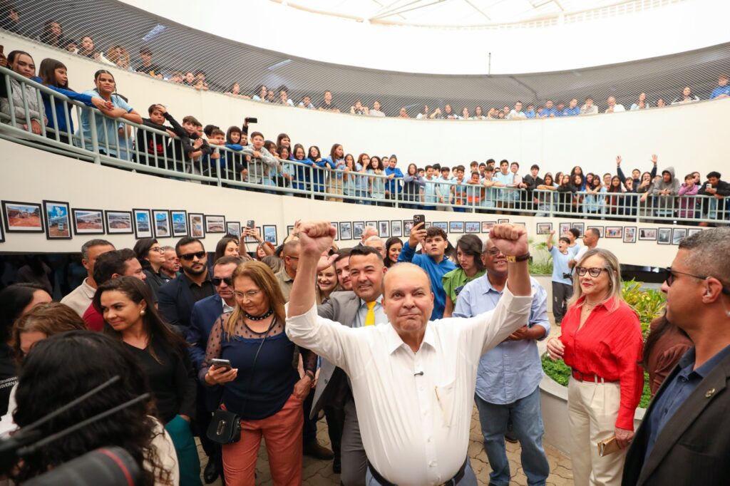 Ibaneis inaugura primeira escola pública do Jardins Mangueiral