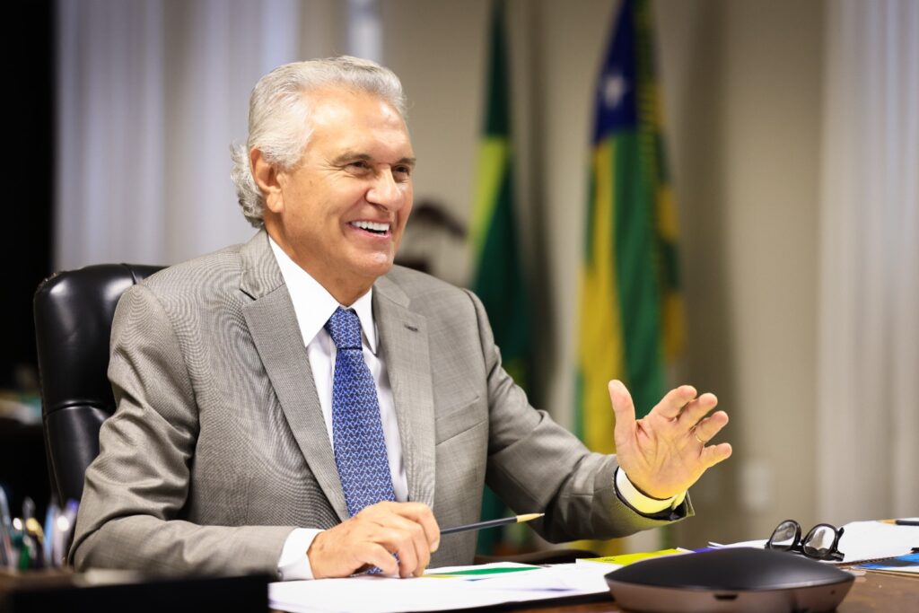 Caiado atinge 88% e é o governador mais bem avaliado do Brasil