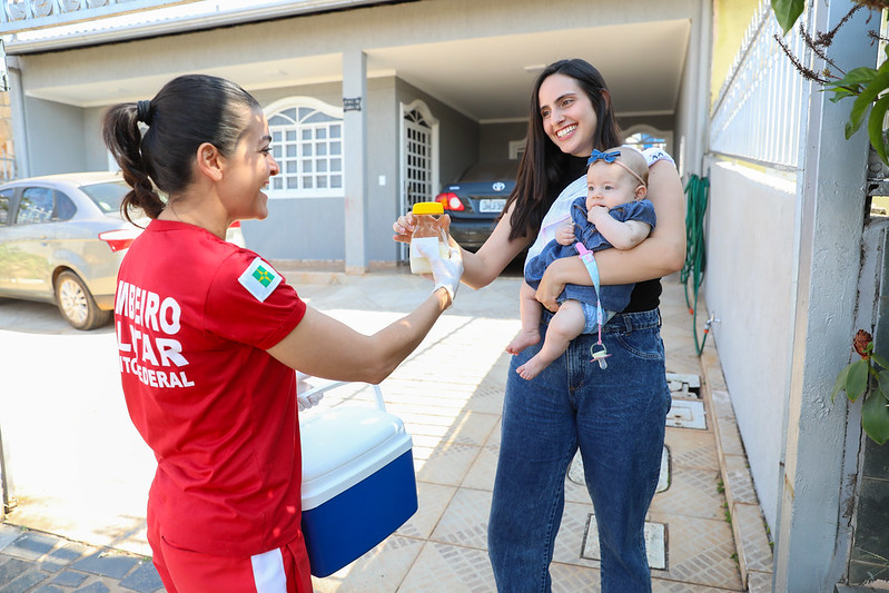 Bombeiros do DF ajudam a salvar vidas com coleta de leite humano