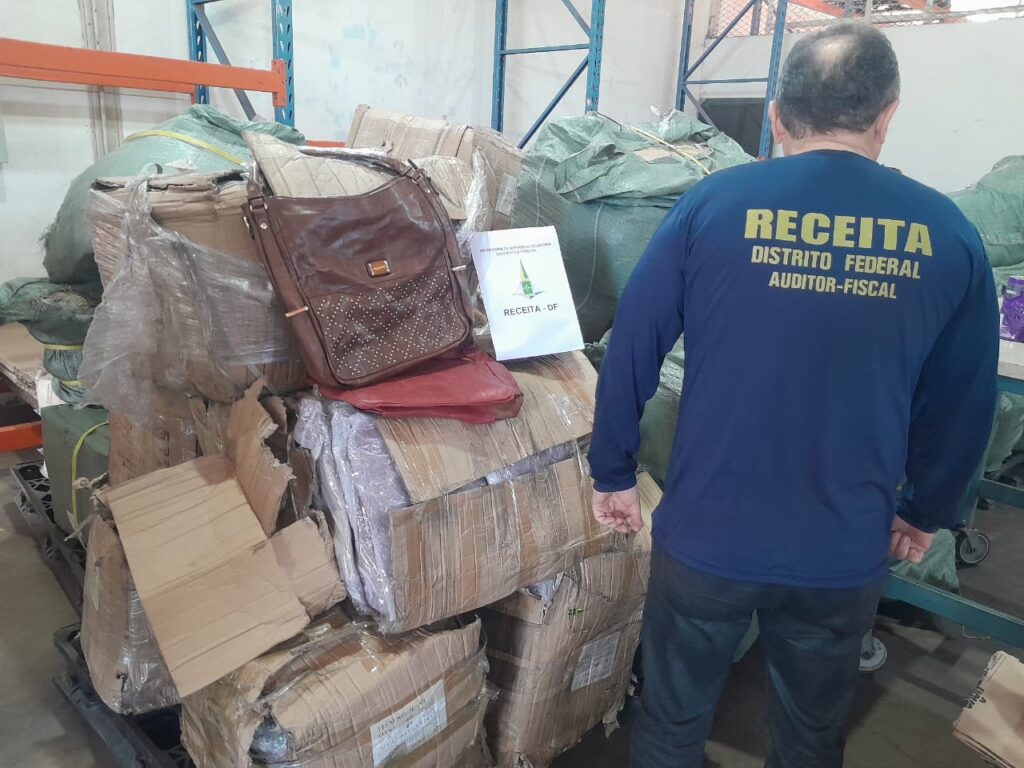 Operação apreende mais de R$ 2,5 milhões em mercadorias irregulares