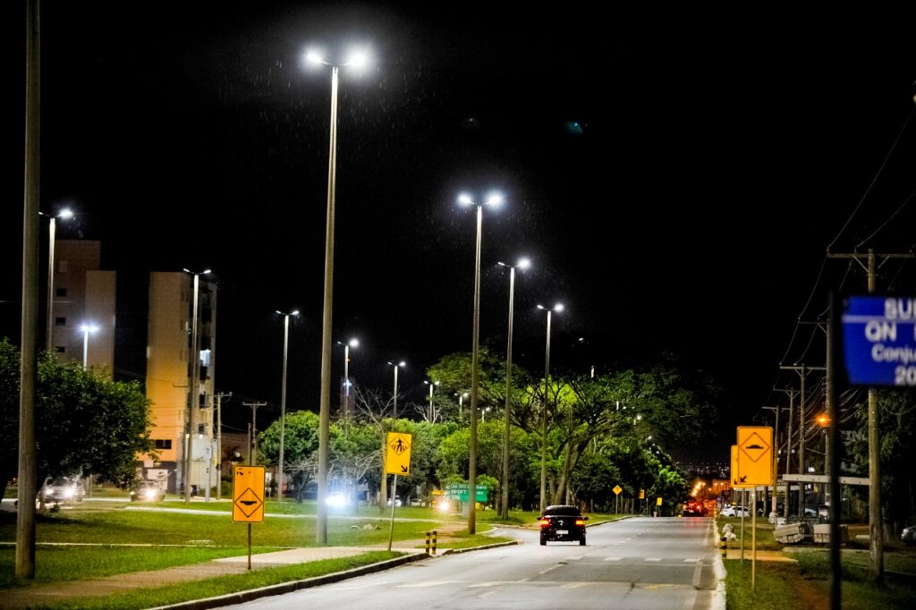 Iluminação pública passa por manutenção na Asa Norte e Asa Sul