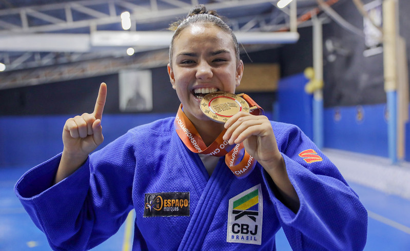 Atleta de Taguatinga se torna primeira brasiliense campeã mundial júnior de judô