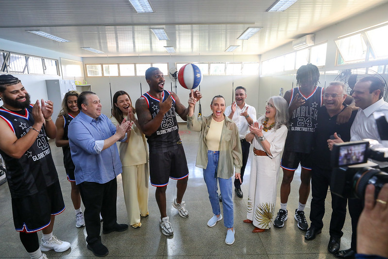 GDF leva Harlem Globetrotters a Ceilândia em ação social com estudantes