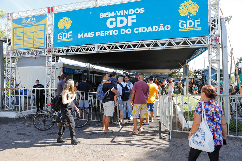 Mais de 6 mil pessoas participam do GDF Mais Perto do Cidadão no Recanto das Emas