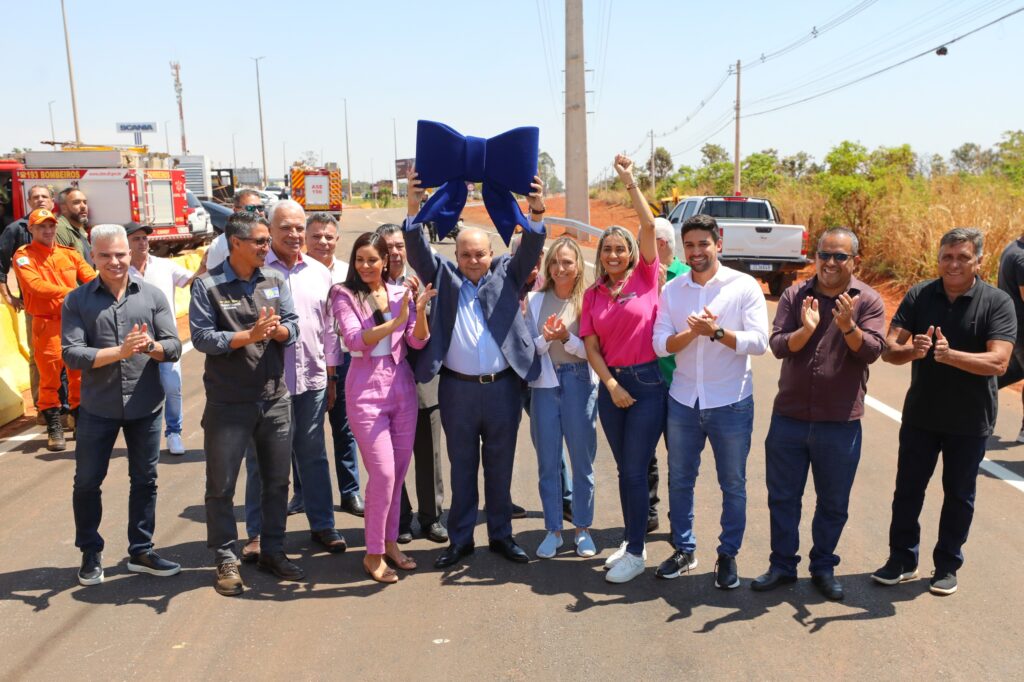 Ibaneis inaugura marginal da BR-040 com investimento de R$ 10,5 milhões
