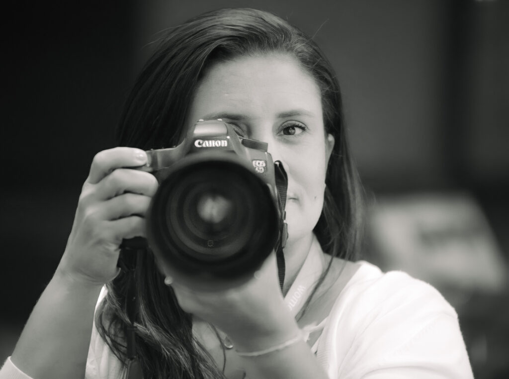 Exposição fotográfica e livro “Marias” chama atenção para a violência contra a mulher