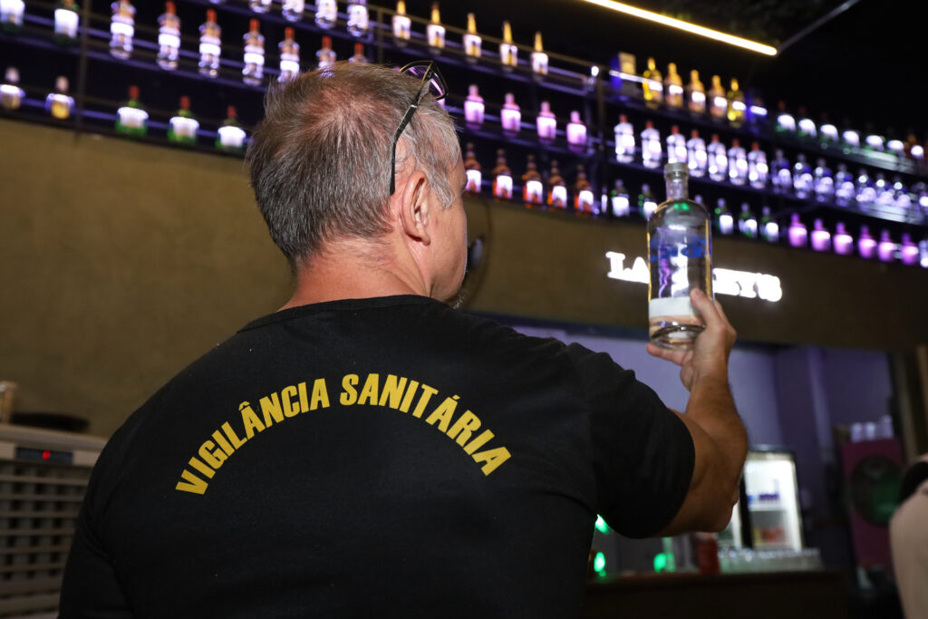 Metanol nas bebidas alcoólicas: GDF intensifica fiscalização e descarta dois casos suspeitos