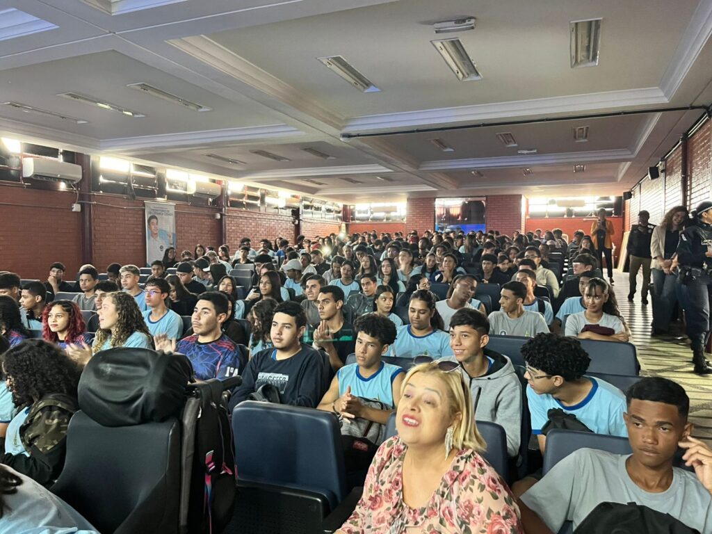 Projeto forma jovens multiplicadores da cultura de paz e prevenção à violência