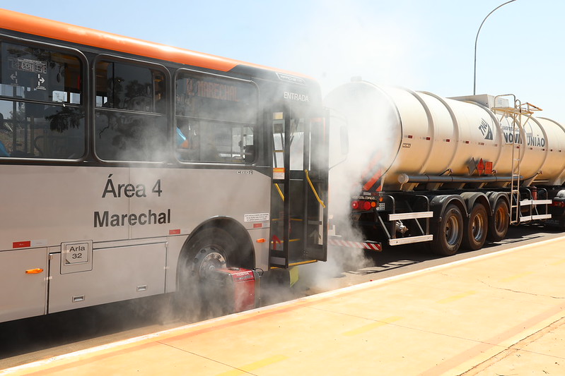 Forças de segurança do DF realizam simulado de emergência com materiais inflamáveis