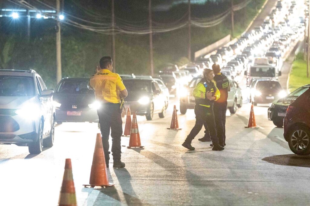 Fiscalização autua 66 condutores alcoolizados no fim de semana no DF