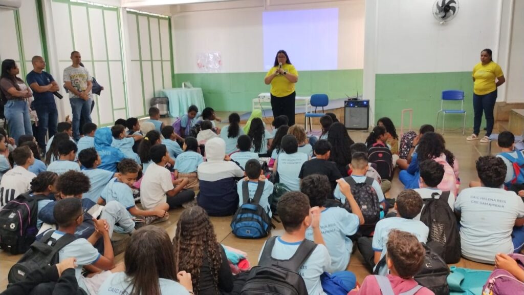Ações educativas do Detran orientam mais de mil pessoas no DF