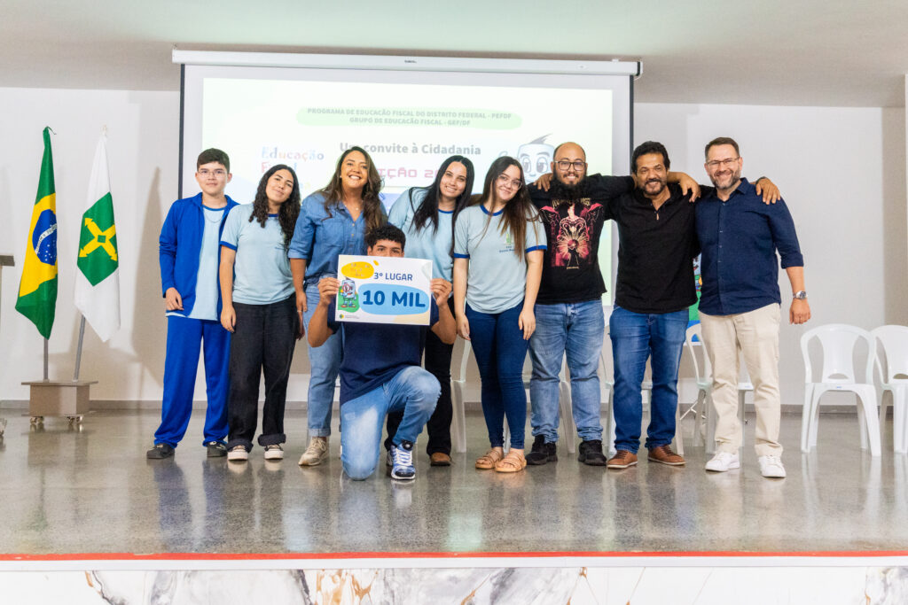 DF encerra edição 2025 do Projeto Educação Fiscal EnCena