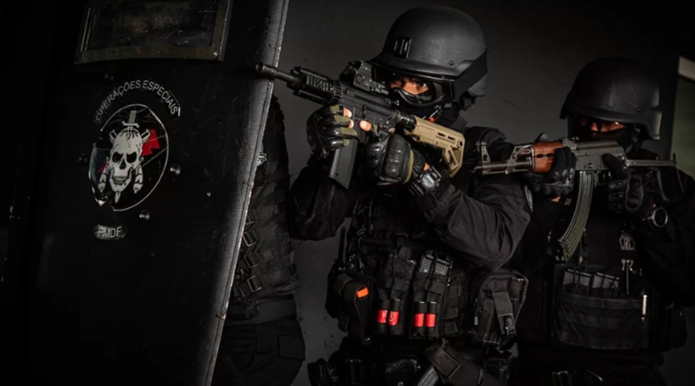 Ibaneis transforma o DF em muralha armada contra narcotraficantes de Marcola