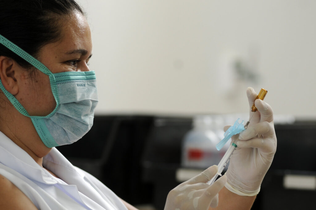 Com aumento de 146% nos casos de influenza, DF convoca população para vacinação