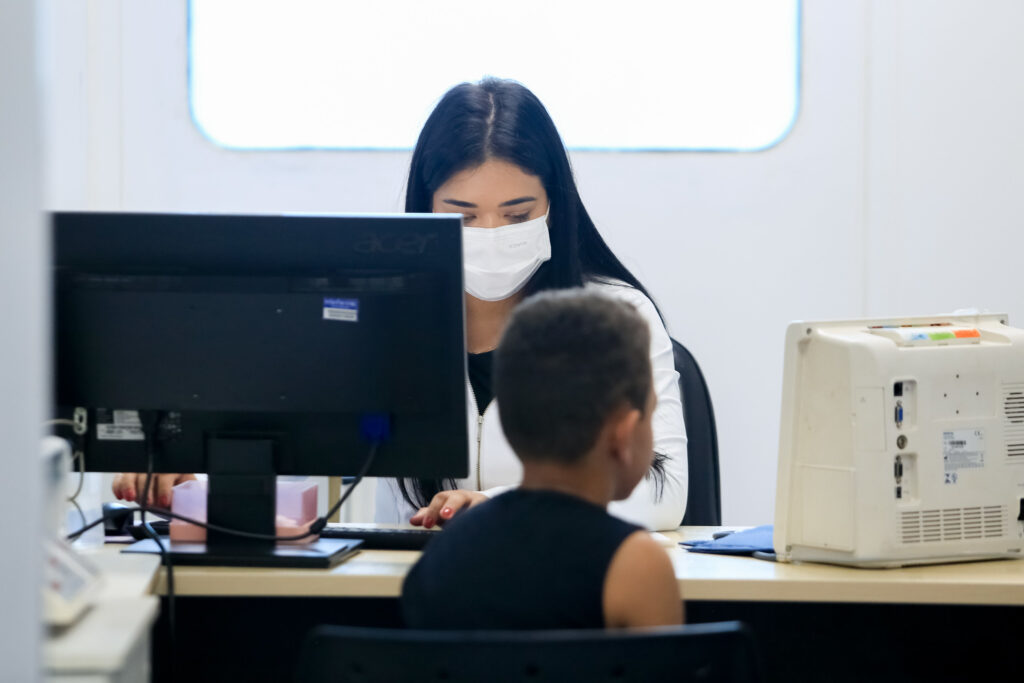 Iges lança edital para renovar computadores de hospitais e UPAs do DF