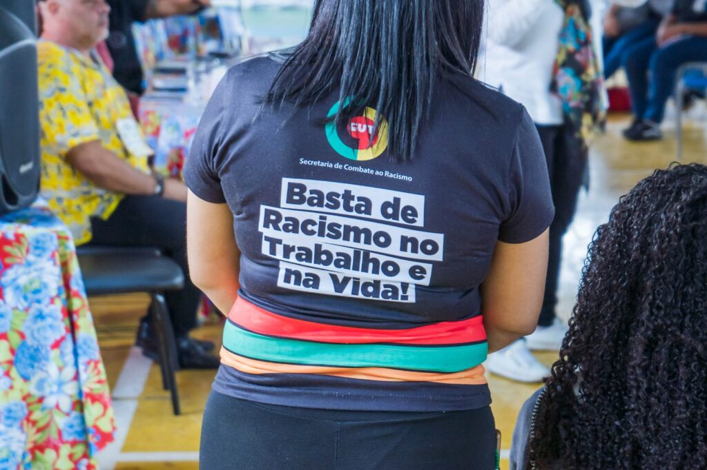 Governo do DF lança política para combater racismo nas escolas