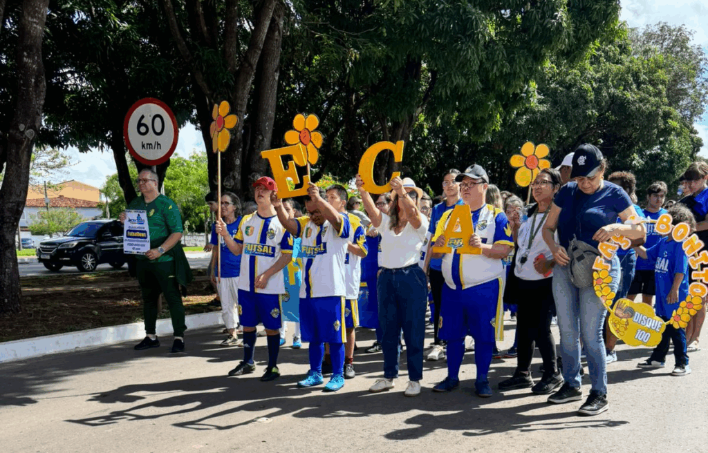 Desfile cívico celebra os 66 anos do Cruzeiro