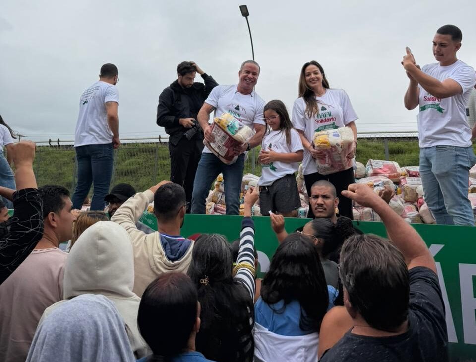 Ação social beneficia mais de três mil pessoas com cestas básicas, alimentos e diversão