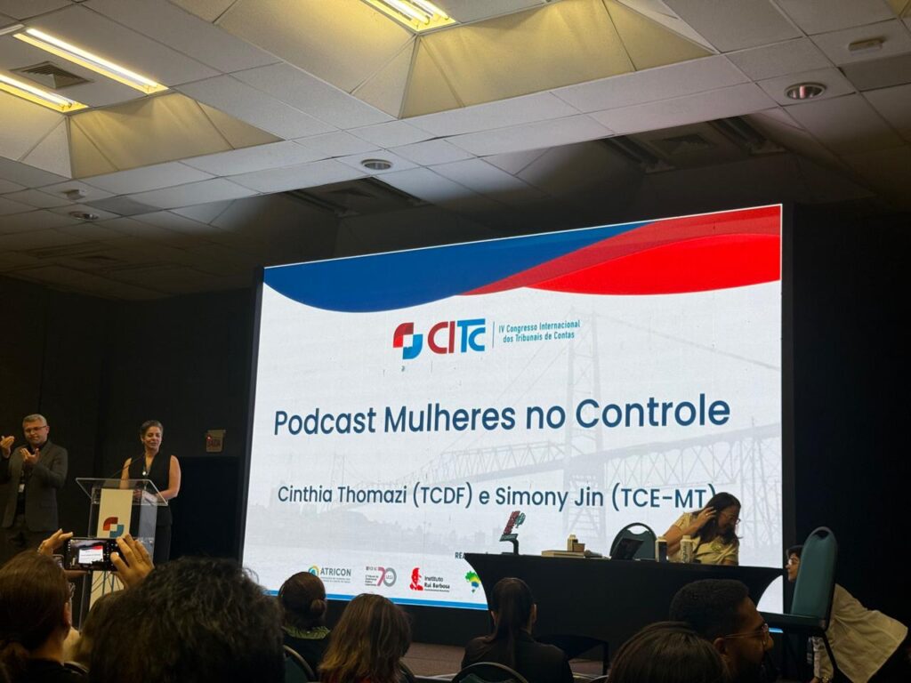 Auditora do TCDF apresenta podcast “Mulheres no Controle” no IV CITC