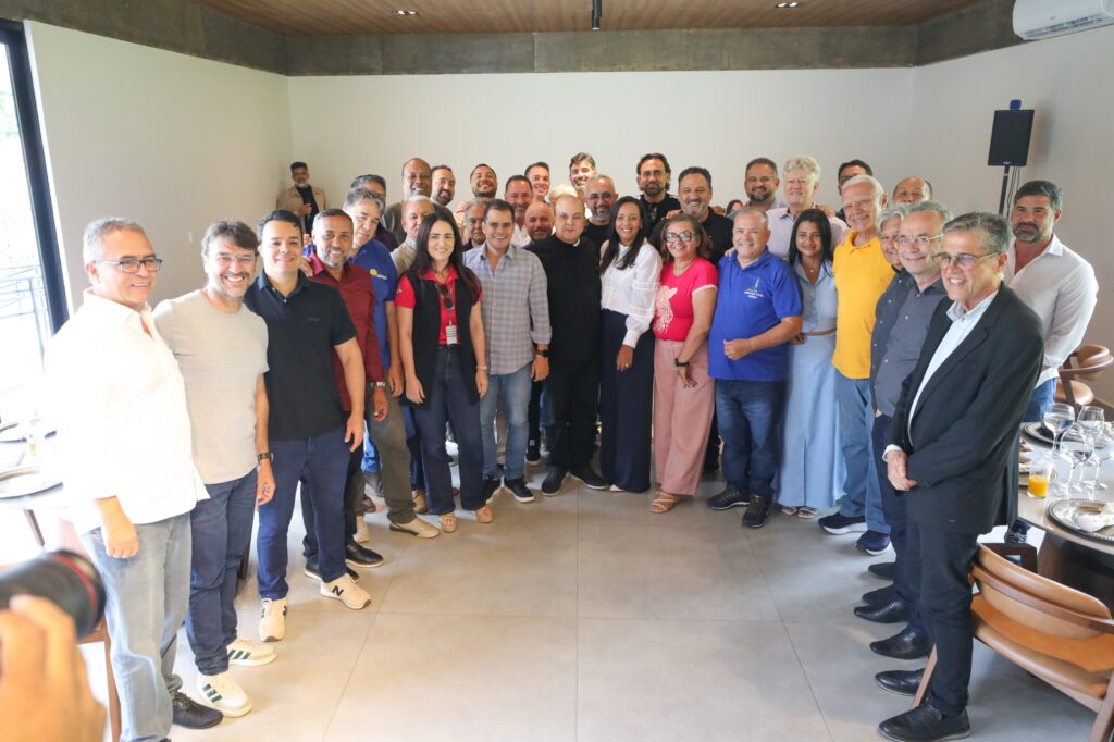 Ibaneis Rocha reúne administradores regionais para almoço de confraternização