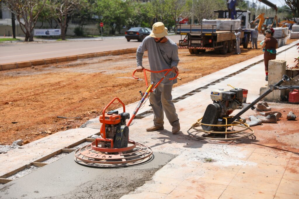 Novacap lança licitação para reconstrução de calçadas em cinco regiões