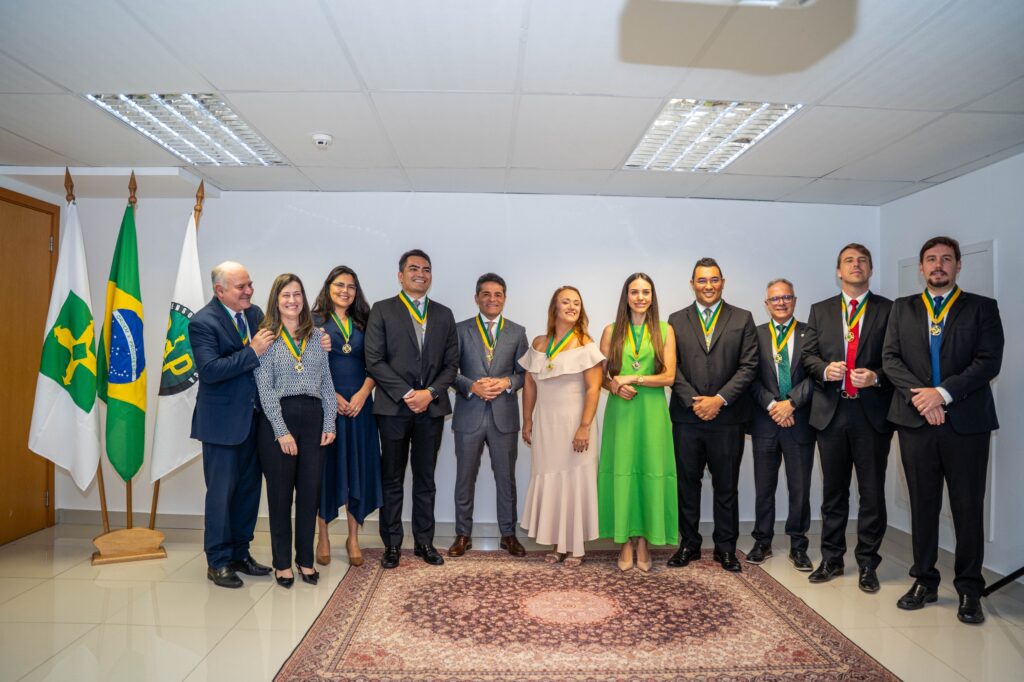 DPDF homenageia personalidades com medalhas do Mérito Defensorial