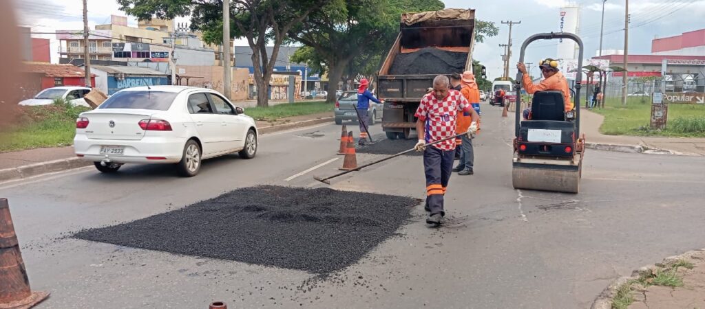Ruas e avenidas de Ceilândia recebe mais de 20 toneladas de massa asfáltica