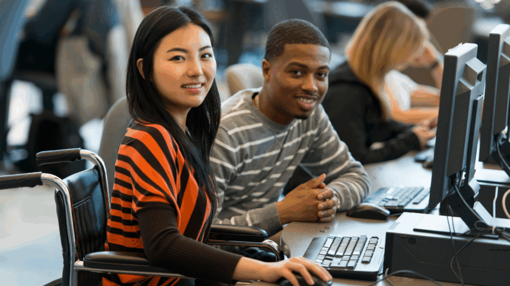 Escola Digital oferece capacitação gratuita em tecnologia e empreendedorismo no DF