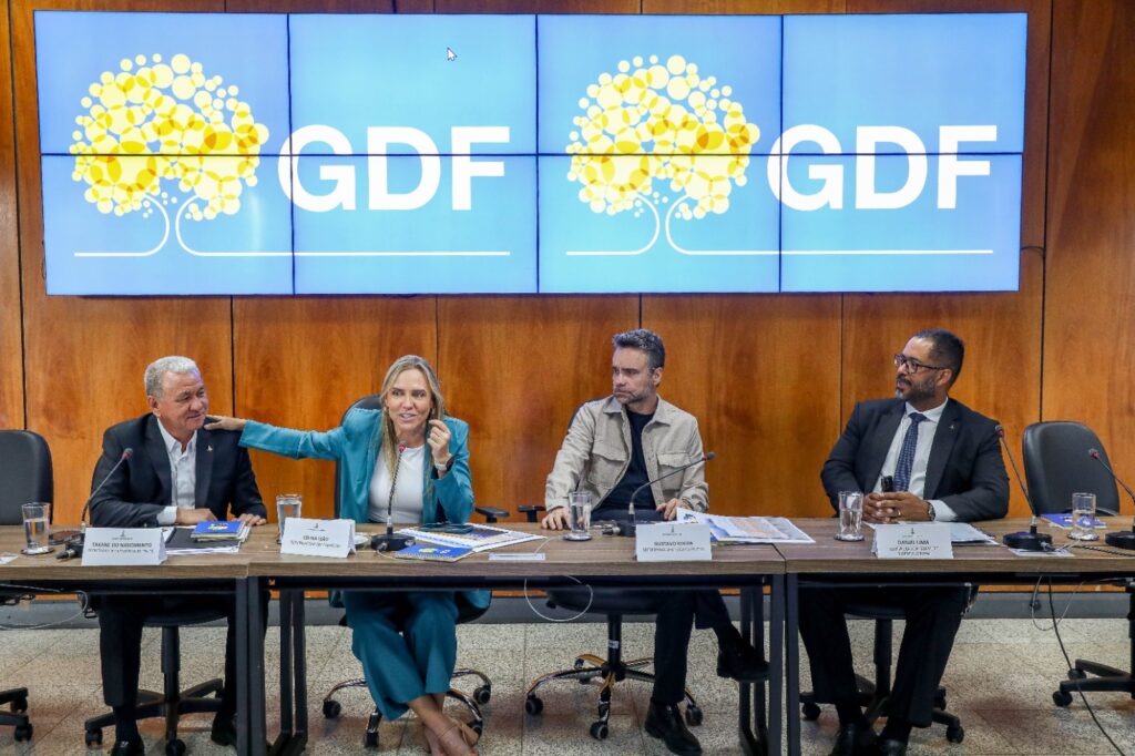 Celina apresenta balanço do sistema Administração Regional 24 Horas