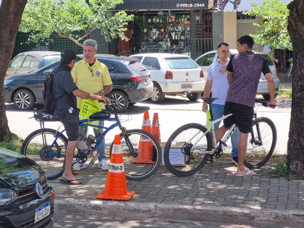 Detran-DF orienta quase 2 mil pessoas sobre segurança no trânsito
