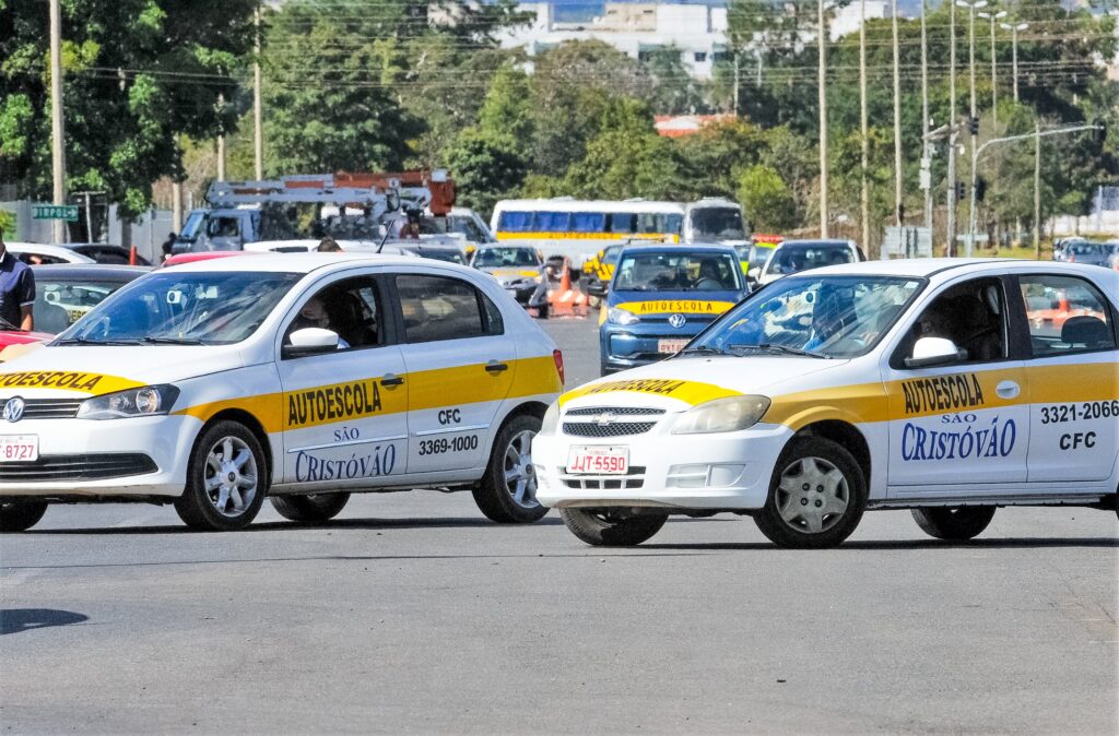 Detran-DF regulamenta autorização para atuação de instrutores de trânsito