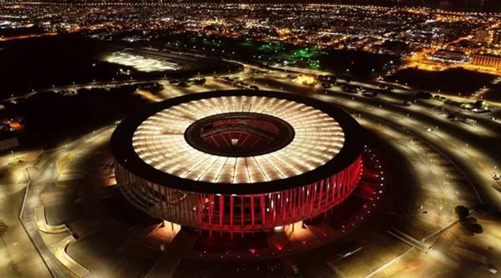 Do “elefante branco” marcado pela corrupção à Arena que move a economia