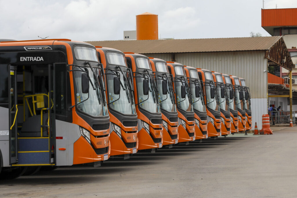 DF recebe novos ônibus com tecnologia menos poluente