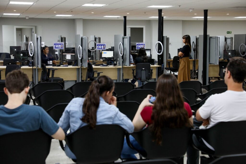 TRE-DF realiza mutirão para regularizar títulos eleitorais