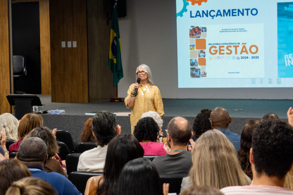 Educação do DF apresenta avanços e metas em encontro de governança