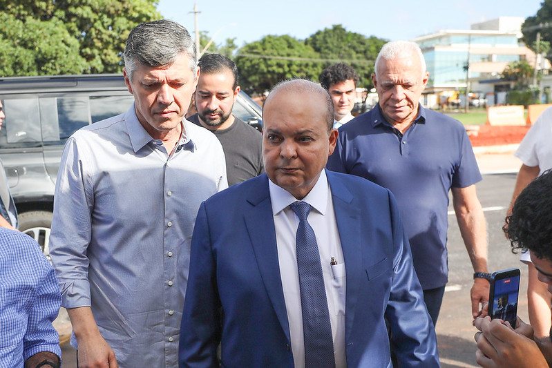 No último dia de mandato, Ibaneis inaugura viaduto e libera trechos da Epig