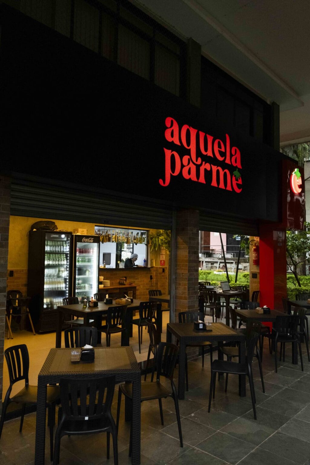 Fenômeno do delivery, Aquela Parmê ganha endereço próprio e amplia experiência gastronômica