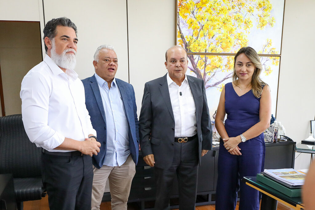 Ibaneis Rocha autoriza nomeação de 1.154 servidores para a Saúde