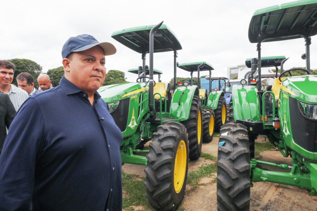 Ibaneis entrega patrulhas agrícolas e equipamentos para fortalecer a produção rural no DF